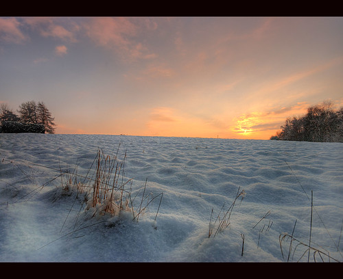 uk winter sunset england snow ice field grass countryside december britain dusk fields staffordshire hdr 2010 lichfield sigma1020mm cs5 nikond80 winter2010 lichfielddistrict december2010