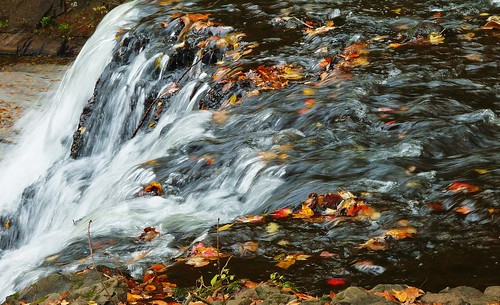 park autumn usa fall waterfall october connecticut newengland middletown wadsworth 06457 johnjmurphyiii