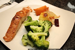 xmas dinner: salmon, broccoli, roasted vegetables 