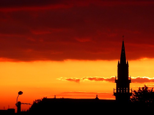 sunset orange church sunrise soleil nikon coucher silhouettes bretagne ombre breizh ciel sombre église lannilis d3100