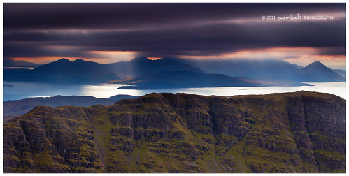 mountain skye clouds landscape scotland overcast rays dee peninsula isle crepuscular applecross everlook westeross