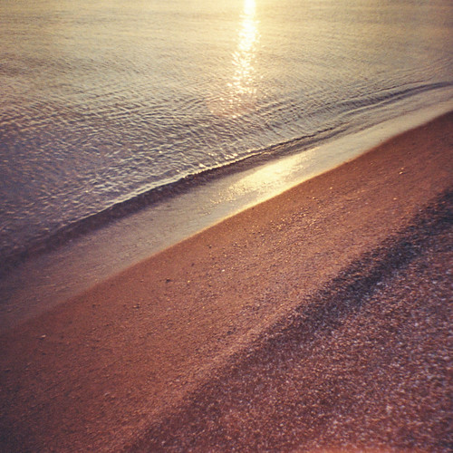 sunset sea italy love beach 35mm lomo lomography sand italia tramonto mare mini diana fotografia provincia riflessi calabria spiaggia luce analogica catanzaro lamezia analogic lomografia regione dianamini