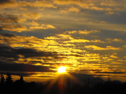morning sunset red orange colors yellow night clouds sunrise scenery britishcolumbia lowermainland