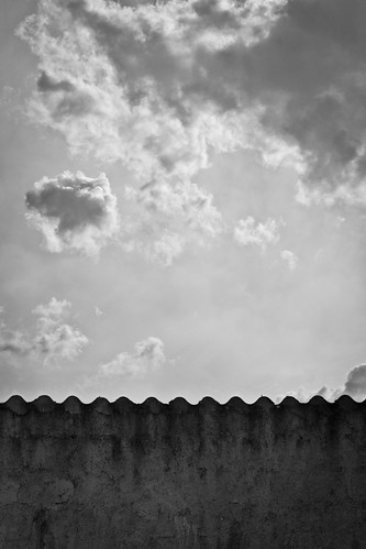 sky bw cloud home wall afternoon project365 efs1785 marinhagrande canoneos40d 2011inphotos