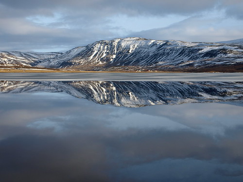 blue winter sky mountain lake snow reflection ice clouds landscape iceland patterns february stillness vatn hvalfjörður speglun svínadalur eyrarvatn söðulfell