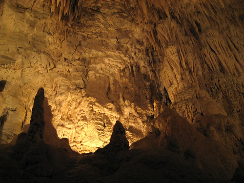 newzealand caves caverns waitomo stalactites stalagmites glowworm rurakuri