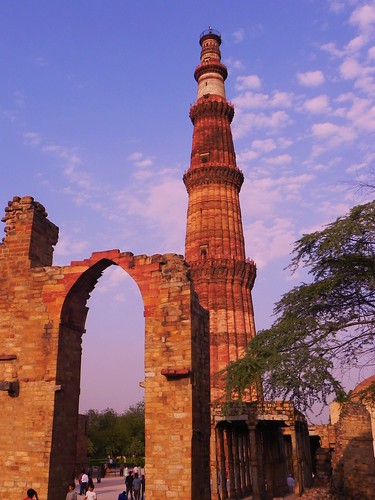 brick tower earthquake ruins stones top delhi damage pavilion qtubminar firozshah