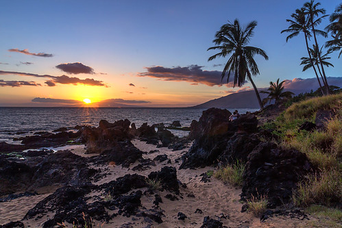 sunset sun water night clouds landscape hawaii sand surf cloudy shoreline maui explore palmtrees pacificocean shore getty goldenhour kihei lavarocks charleyyoungbeach pwpartlycloudy