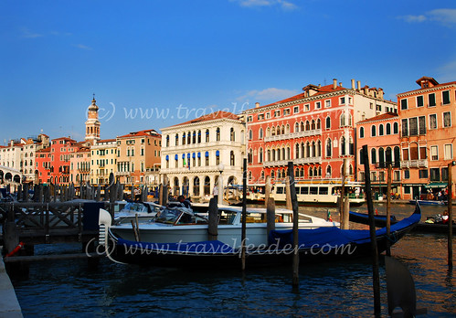 Venice canal and gondolas2_sample