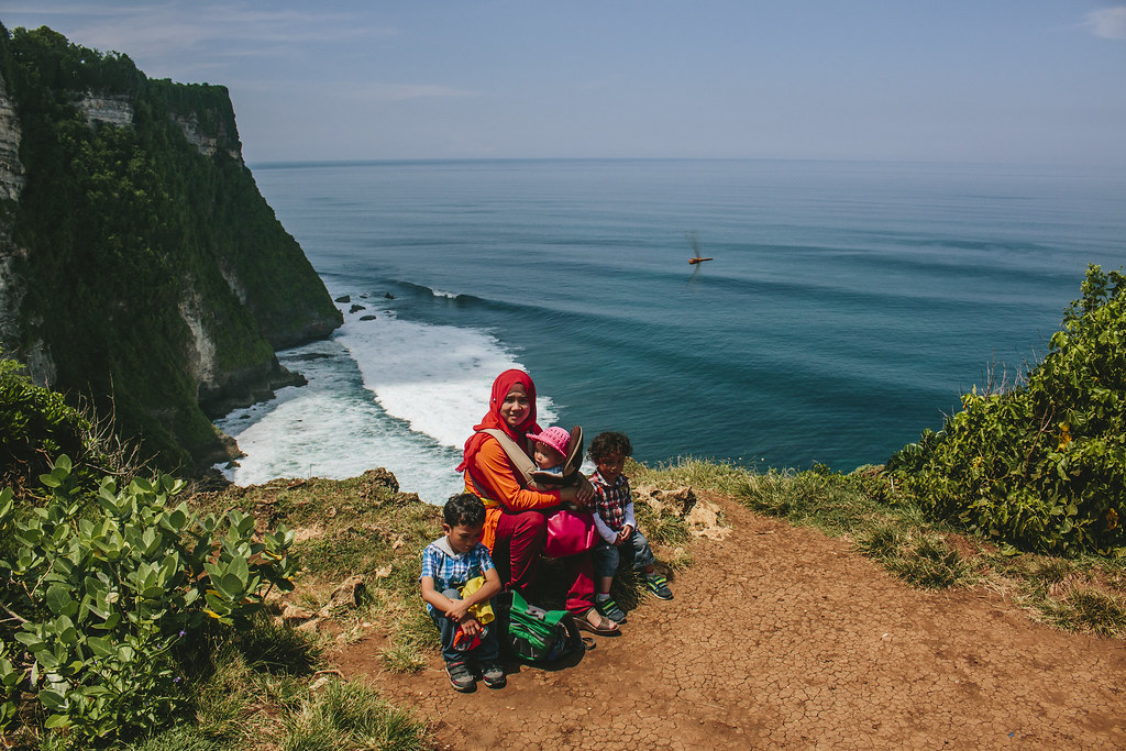 Travel Family  | Uluwatu Cliff | Bali