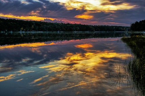 sunset lake fish reflection wisconsin clouds colorful pentax hancock wi hdr wisc k100d easyhdr
