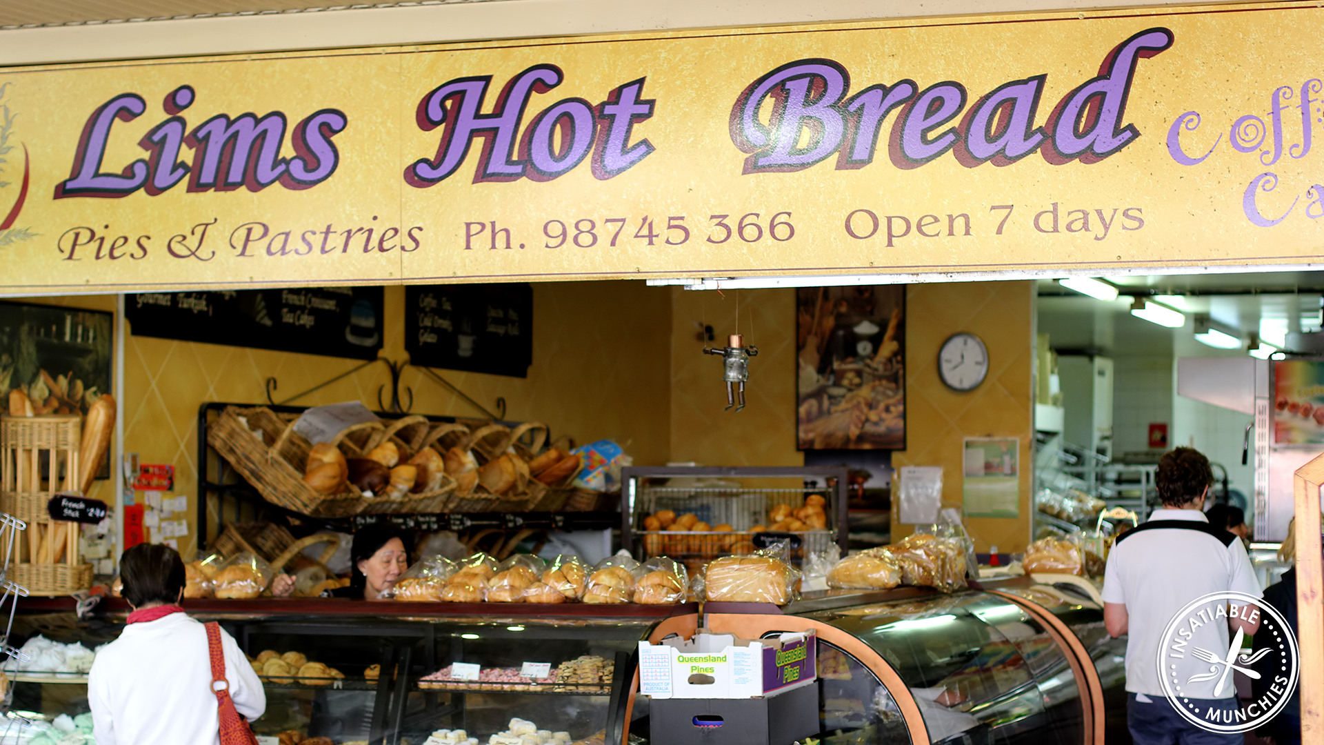 The store front of Lim's Hot Bread