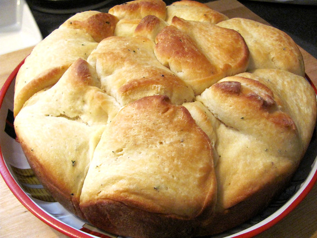 Rich White Dinner Rolls with Thyme