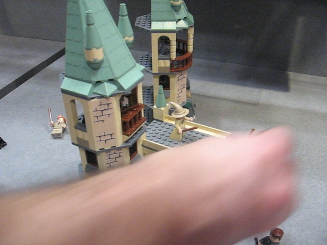 LEGO Toy Fair 2011 - Harry Potter - 4867 Battle for Hogwarts - 29