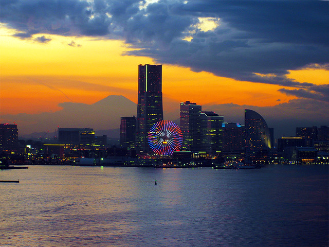 黄昏の横浜 (Twilight YOKOHAMA view from Yokohama Bay Bridge)