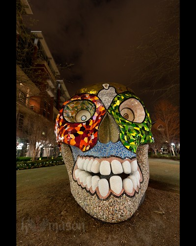 sculpture art night skull nc eyes colorful downtown charlotte teeth northcarolina uptown nikidesaintphalle bechtlermuseumofmodernart nikonafsnikkor1635mmf4gedvr