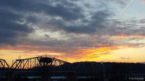 railroad winter sunset silhouette clouds tn tennessee swingbridge clarksville cumberlandriver riversidedrive montgomerycounty turnbridge louisvillenashvillerailroad rjcormanrailroad memphisline