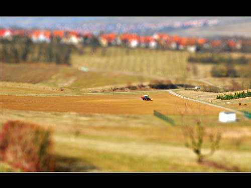 autumn fall field germany miniature traktor herbst feld franconia franken tiltshift flickrduel hyperfinch