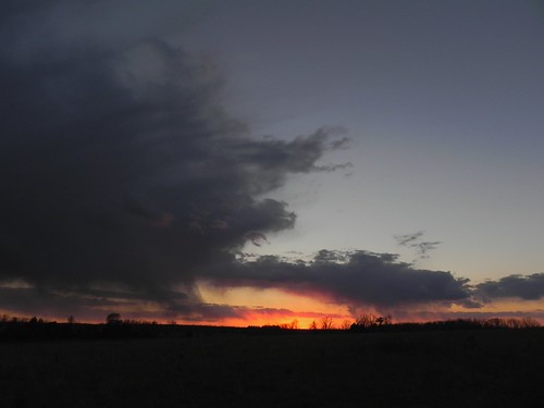 sunset sky rain clouds nikon missouri eveningsky ozarks southwestmissouri springsunset missourisunset localozarkian lacledecountymissouri ozarksunset nikoncoolpixp100