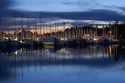 blue winter sunset orange canada color colour reflection colors vancouver mirror boat spring twilight glow colours harbour dusk britishcolumbia boating stanleypark nightview citylight aftersunset mirrorreflection sunsetview customwb canoneos5dmarkii cityscapereflection wbcustom 5050k10 nightviewvancouver