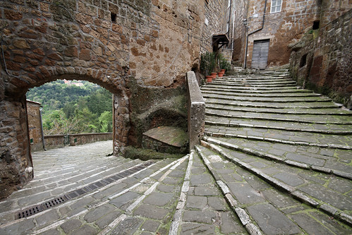 scale stairs tuscany toscana middleages ohhh salita pitigliano discesa bellitalia