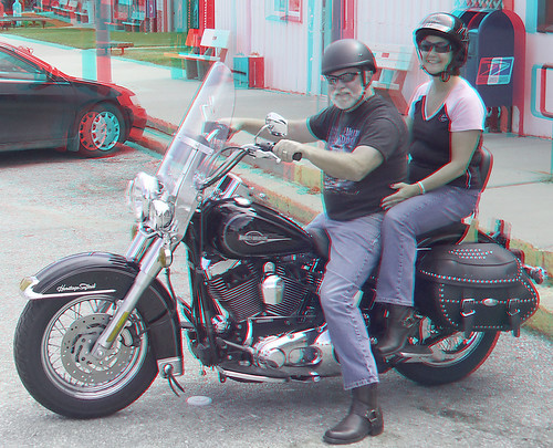 people stereoscopic stereophoto bikes anaglyph iowa motorcycle fatboyz anaglyphs moorhead redcyan 3dimages 3dphoto 3dphotos 3dpictures stereopicture fujiw3