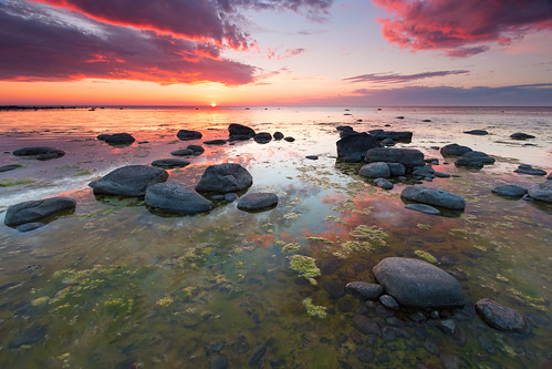 sunset beach rocks 70d meremõisa