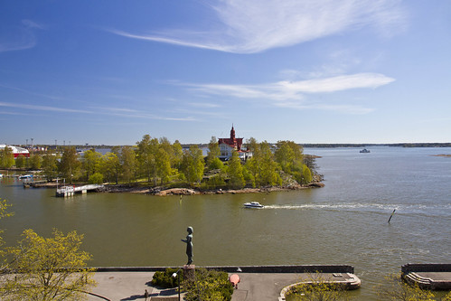 Helsinki harbour May 2014.jpg