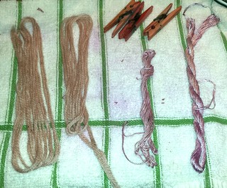 {Wool, nice spun silk, cheap silk} dyed with red cabbage