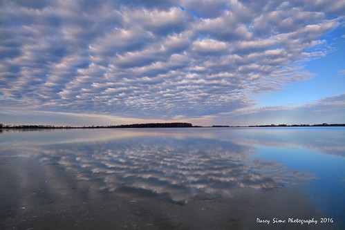 morning lake reflection clouds freebornlake freebornminnesota southernminnesota minnesota november