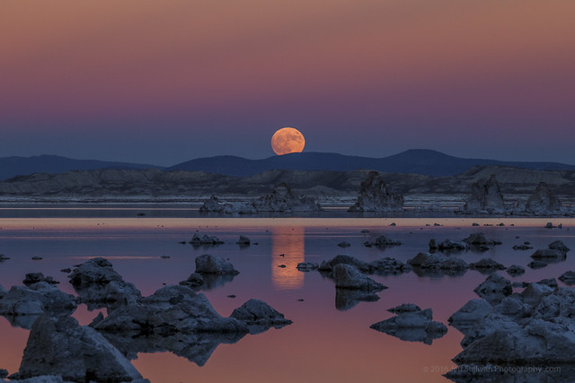 Mono Lake Tufa State Natural Reserve: Super Moon Rise