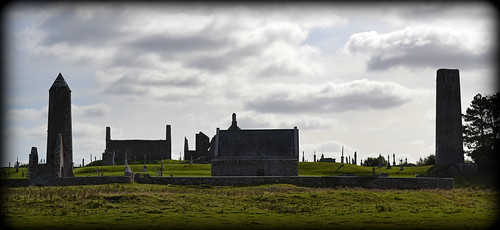 ireland irish ruins cathedral churches christian roundtower monasticsite