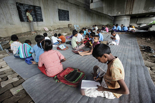 Así es como se educan los niños de bajos recursos en la India