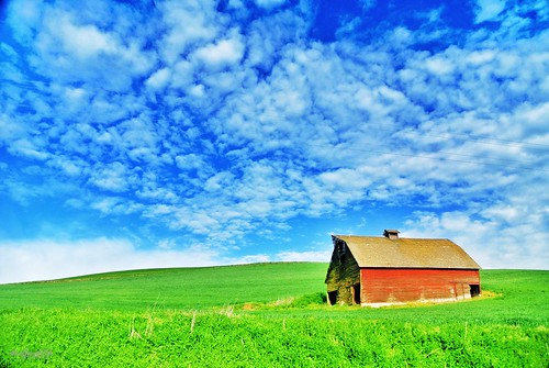 green field spring barns washingtonstate pnw colfax palouse easternwashington skyporn palouseprairie skyaddicts