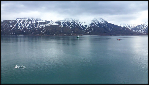 norway widescreen ngc spitsbergen longyearbyen 16x9 breedbeeld abrideu dcmtz20 longyearbdalen