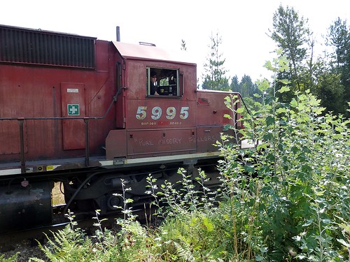 canada train diesel locomotive cpr freight castlegar hotshot p1090096