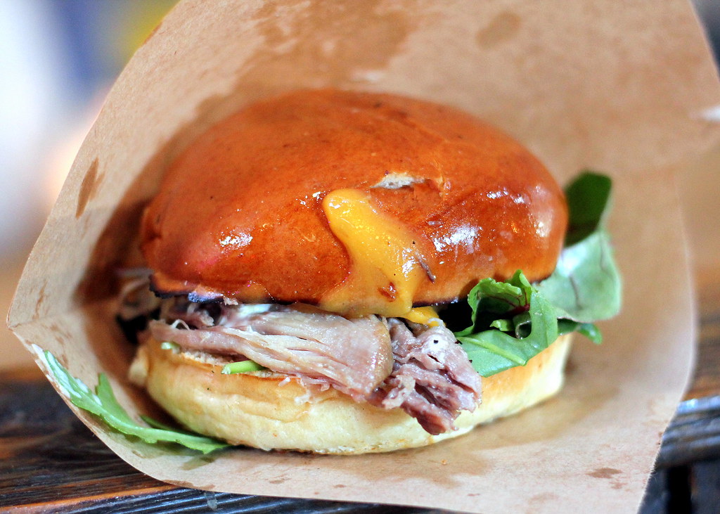 copenhagen-street-food-paper-island-duck-it-pulled-duck-burger