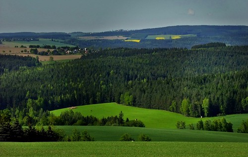 forest germany landscape deutschland natur felder wiesen himmel berge sachsen heimat frühling landschaften frühjahr vogtland ländlich wälder täler