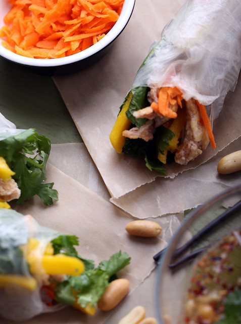Fresh Spring Rolls with Soy Curls, Mango and Mint