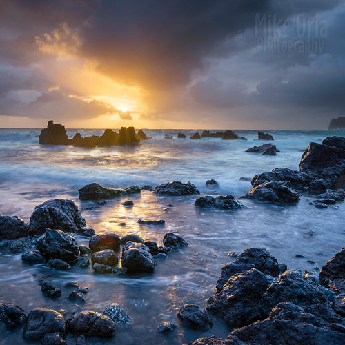 hawaii islands hawaiianislands laupahoehoe point beach rocks lava aa sunrise sunset waves pacific pacificocean mikeoriaphotography wwwmikeoriacom outdoor pentax k3ii k3 dfa1530