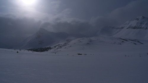 park winter mountain lake snow cold calgary sunrise climb louise national alberta backpack banff