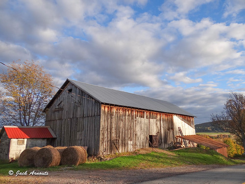 barn color countryroads fall farm farmland landscape pa road scenic travel country lakewood pennsylvania unitedstates