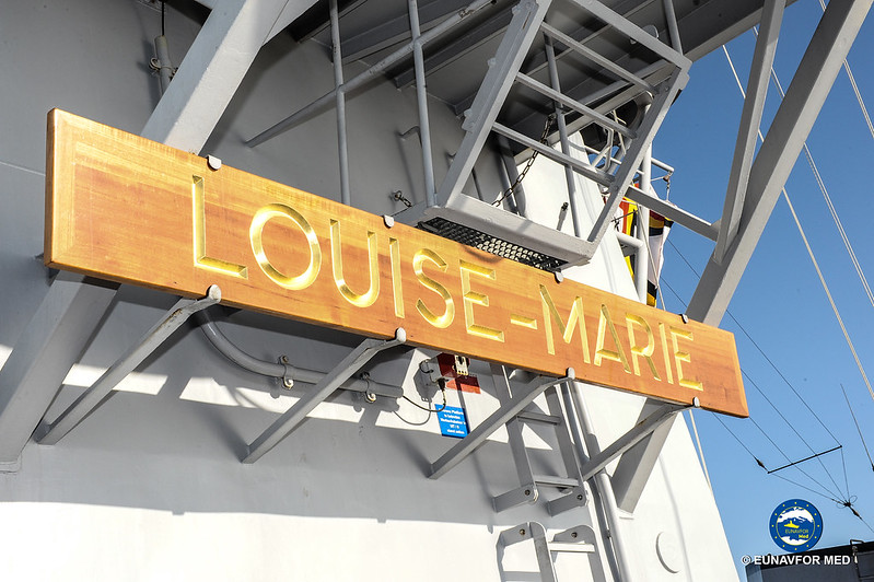 Welcomes to the Belgium ship Louise Marie by Force Commander of EUNAVFOR MED – Operation SOPHIA