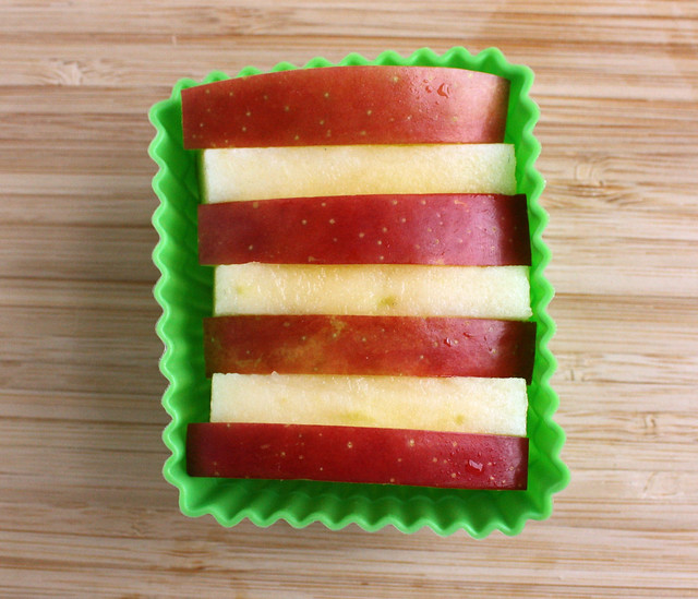 Decorate a Lunch with Apples