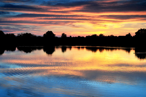 sunset reflection pond kansas wichita chisholmcreekpark