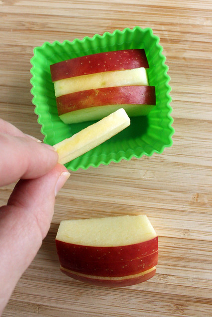 Decorate a Lunch with Apples