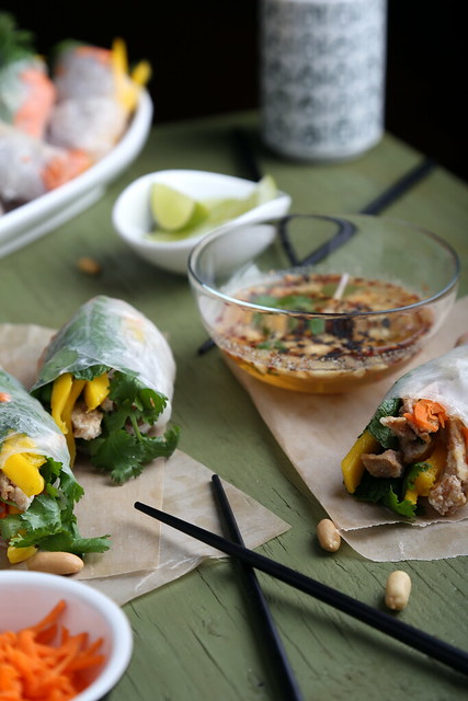 Fresh Spring Rolls with Soy Curls, Mango and Mint