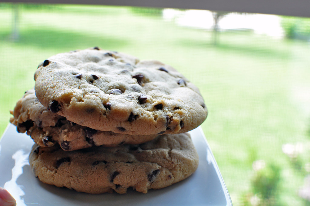 Bakery Style Chocolate Chip Cookies 1