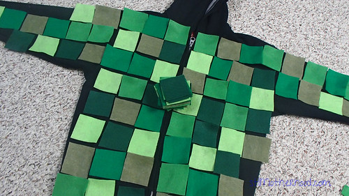Easy Minecraft Creeper Costume...that's comfy to wear!