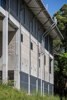 Architec Split Face | Alabaster and Charcoal | Hornsby Aquatic Centre